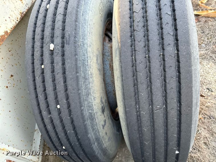 image for item DW2365 1995 CedarRapids Super 72 crusher