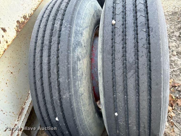 image for item DW2365 1995 CedarRapids Super 72 crusher