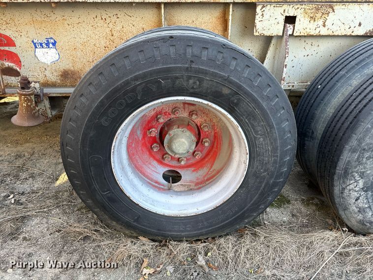 image for item DW2365 1995 CedarRapids Super 72 crusher