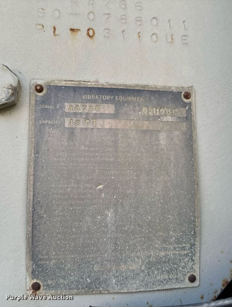 image for item DW2365 1995 CedarRapids Super 72 crusher