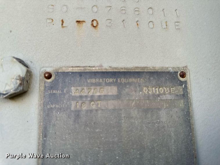 image for item DW2365 1995 CedarRapids Super 72 crusher