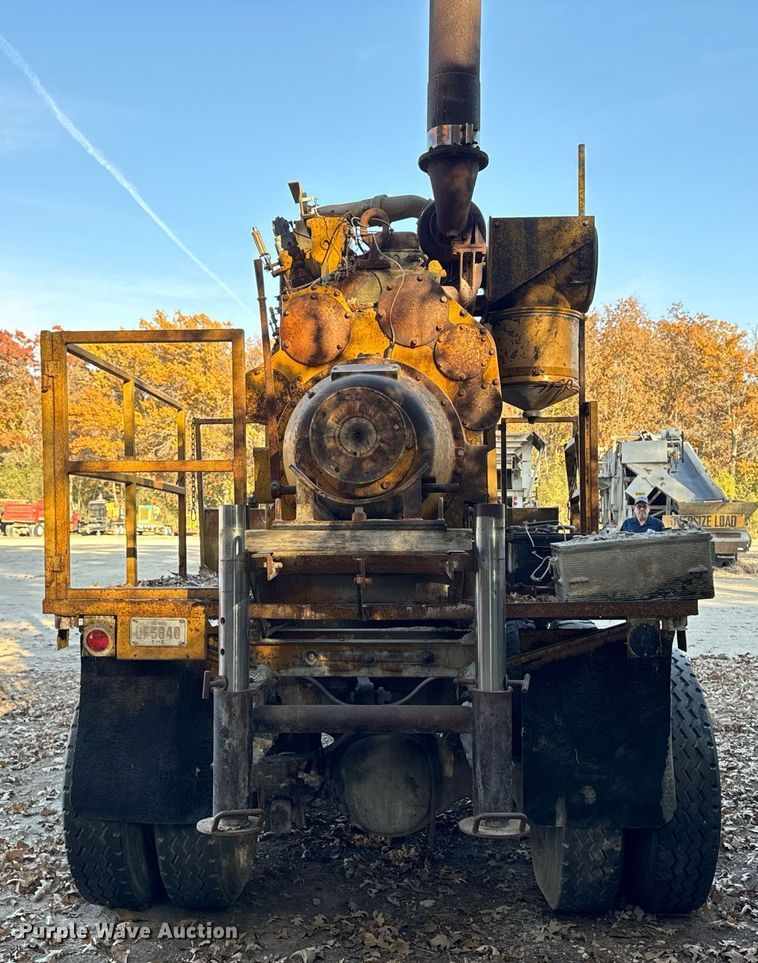 image for item DW2366 1975 Caterpillar D353 power unit