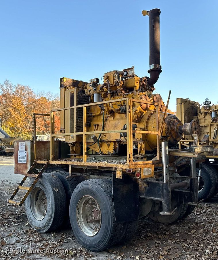 image for item DW2366 1975 Caterpillar D353 power unit