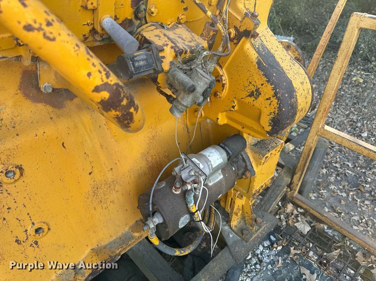 image for item DW2366 1975 Caterpillar D353 power unit