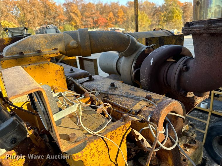 image for item DW2366 1975 Caterpillar D353 power unit