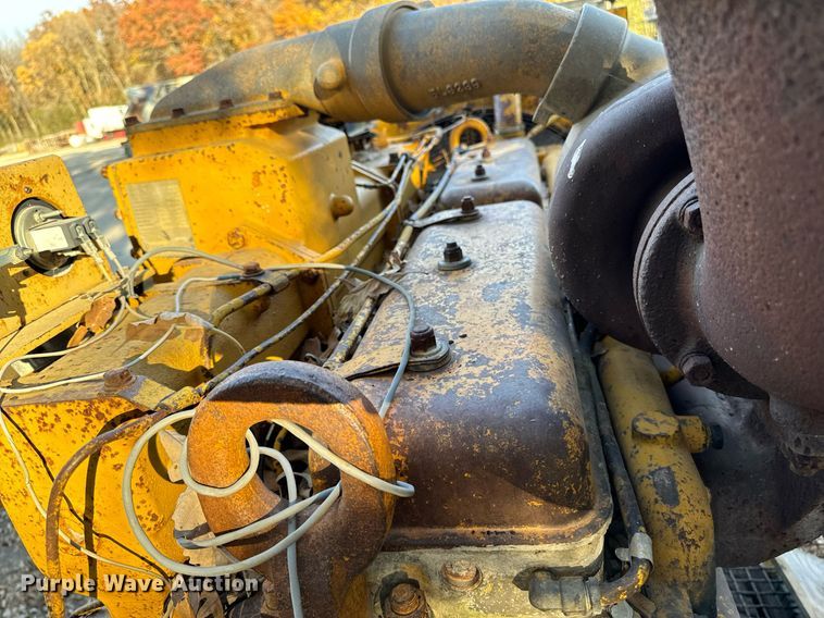 image for item DW2366 1975 Caterpillar D353 power unit