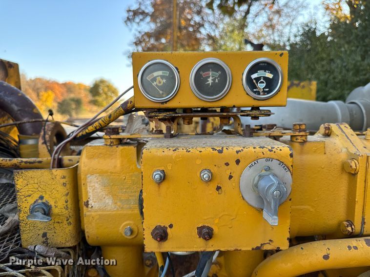 image for item DW2366 1975 Caterpillar D353 power unit