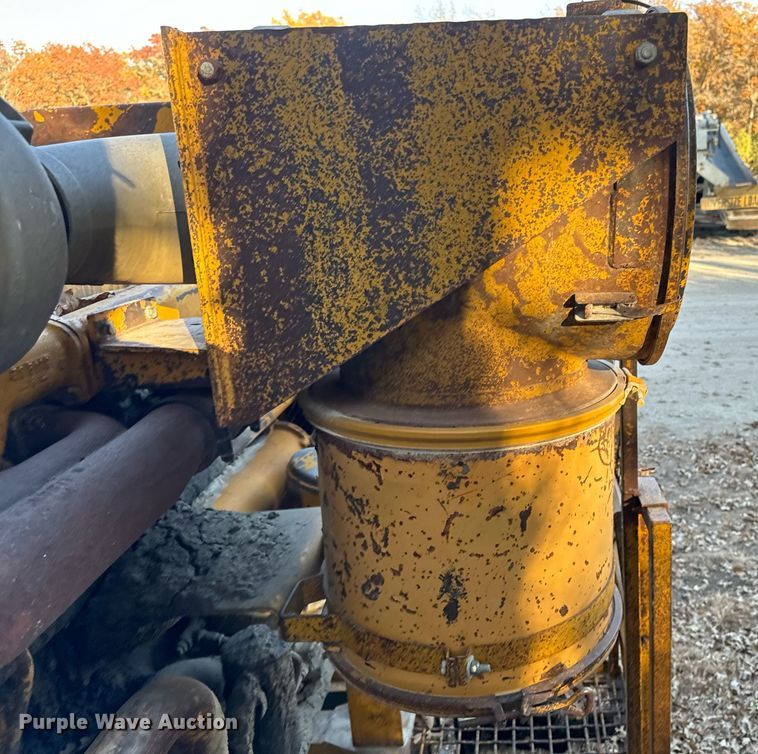 image for item DW2366 1975 Caterpillar D353 power unit