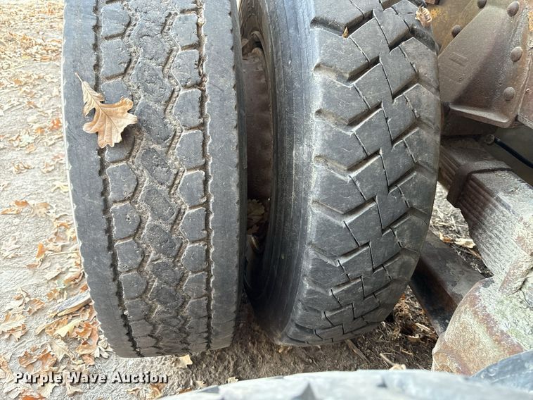 image for item DW2366 1975 Caterpillar D353 power unit