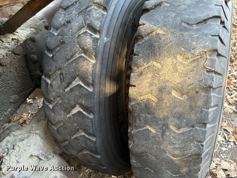 image for item DW2366 1975 Caterpillar D353 power unit