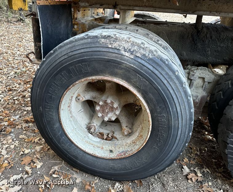 image for item DW2366 1975 Caterpillar D353 power unit