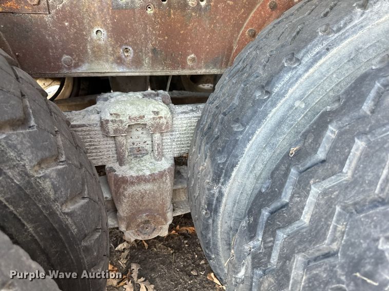 image for item DW2366 1975 Caterpillar D353 power unit