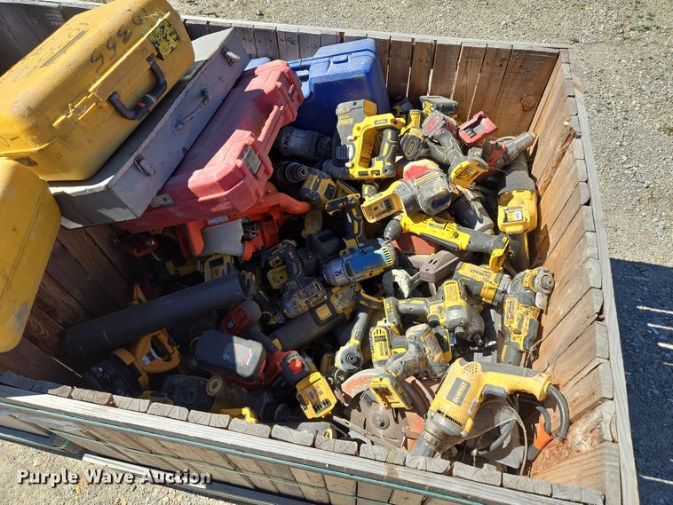 image for item DW2504 Power tools