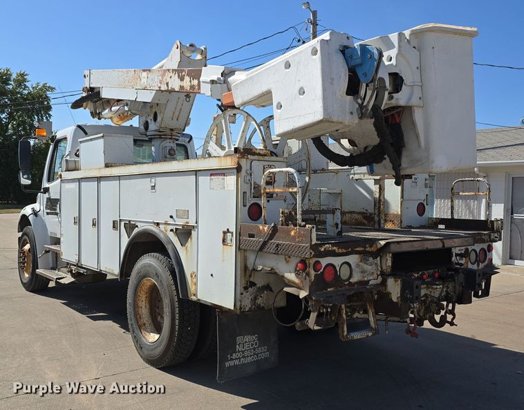 image for item DW3813 2005 Freightliner Busings Class M2 bucket truck