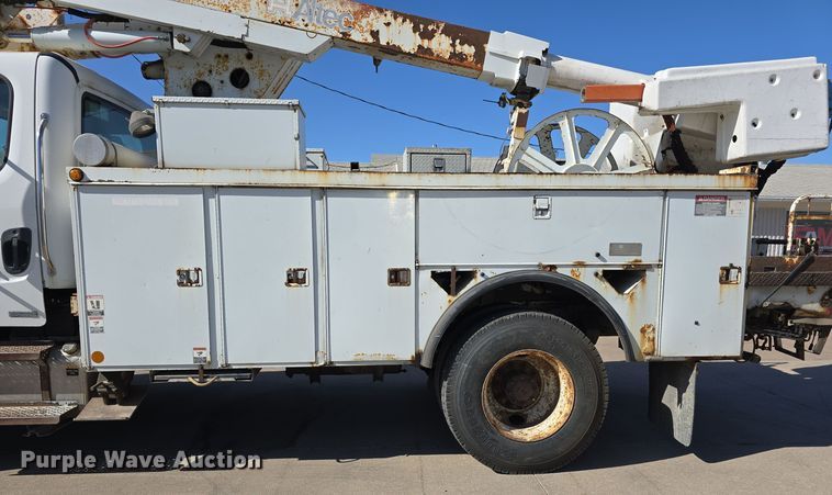 image for item DW3813 2005 Freightliner Busings Class M2 bucket truck