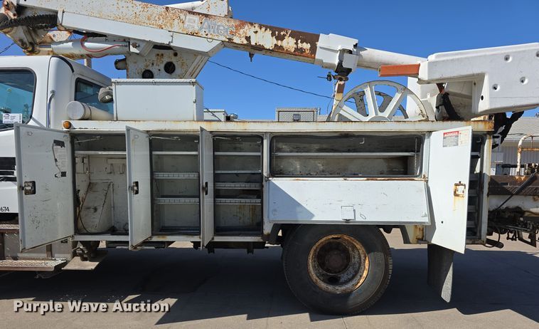 image for item DW3813 2005 Freightliner Busings Class M2 bucket truck