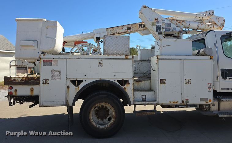image for item DW3813 2005 Freightliner Busings Class M2 bucket truck