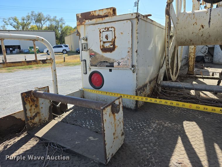 image for item DW3813 2005 Freightliner Busings Class M2 bucket truck