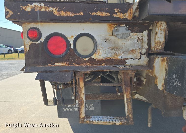 image for item DW3813 2005 Freightliner Busings Class M2 bucket truck