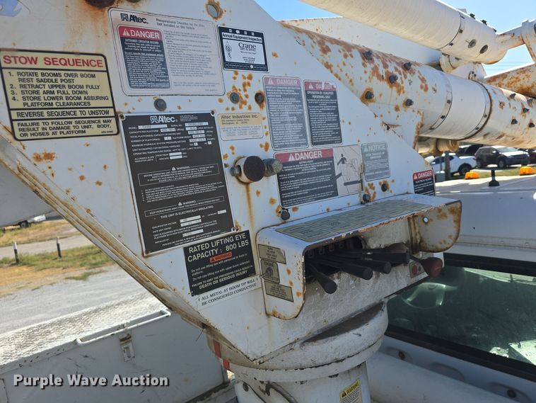 image for item DW3813 2005 Freightliner Busings Class M2 bucket truck