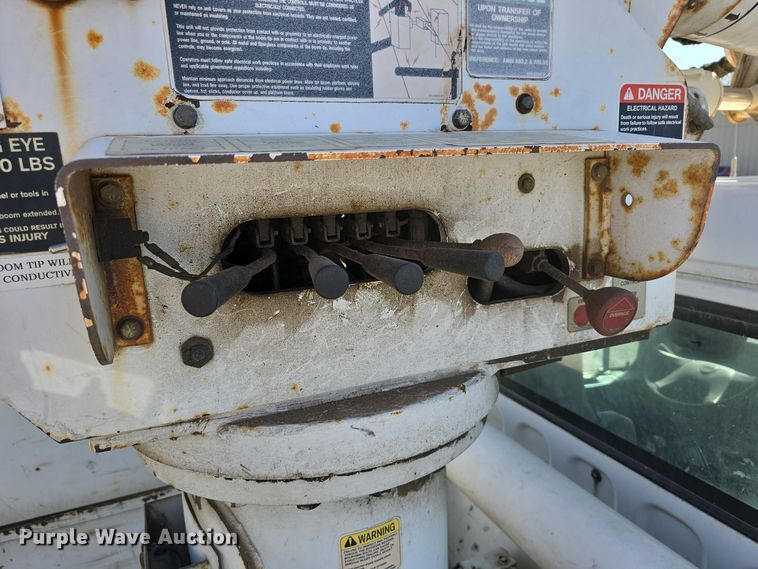 image for item DW3813 2005 Freightliner Busings Class M2 bucket truck