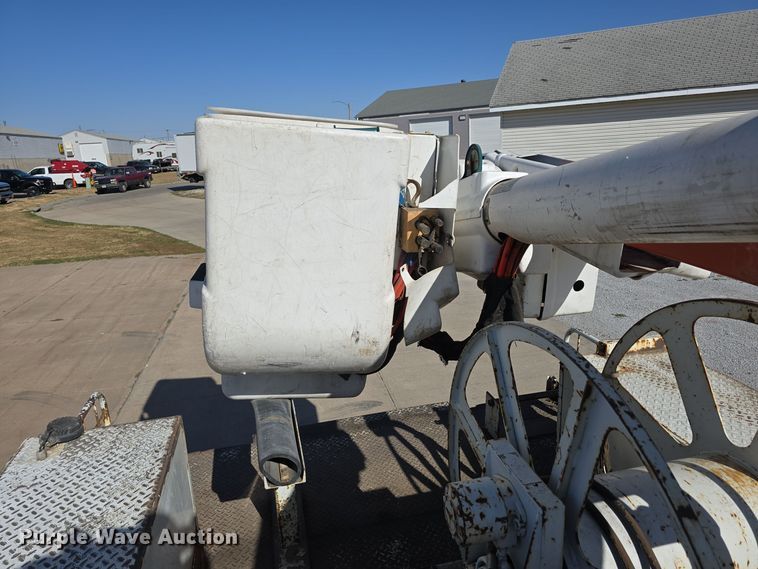 image for item DW3813 2005 Freightliner Busings Class M2 bucket truck