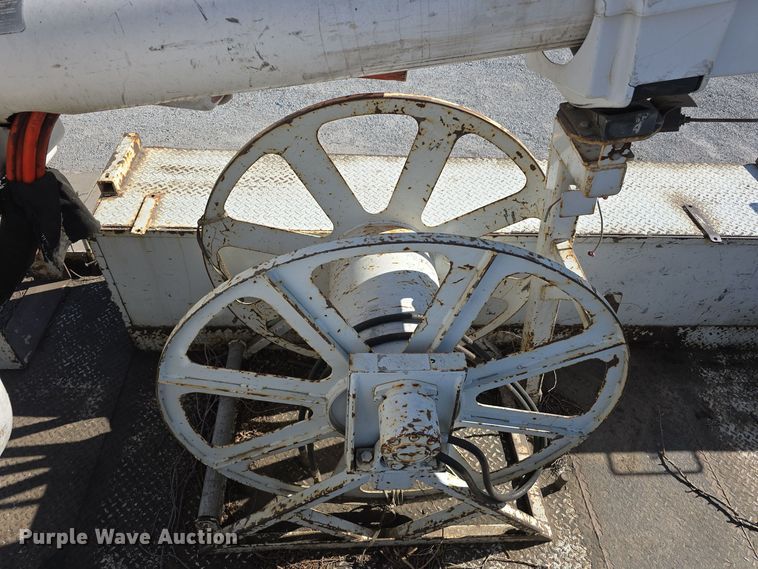 image for item DW3813 2005 Freightliner Busings Class M2 bucket truck