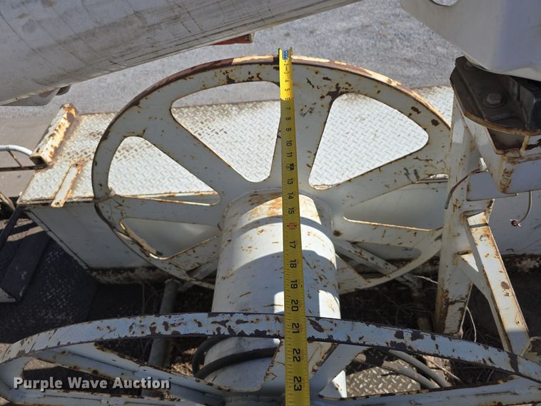 image for item DW3813 2005 Freightliner Busings Class M2 bucket truck