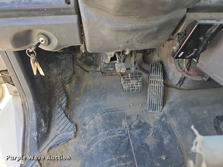 image for item DW3813 2005 Freightliner Busings Class M2 bucket truck