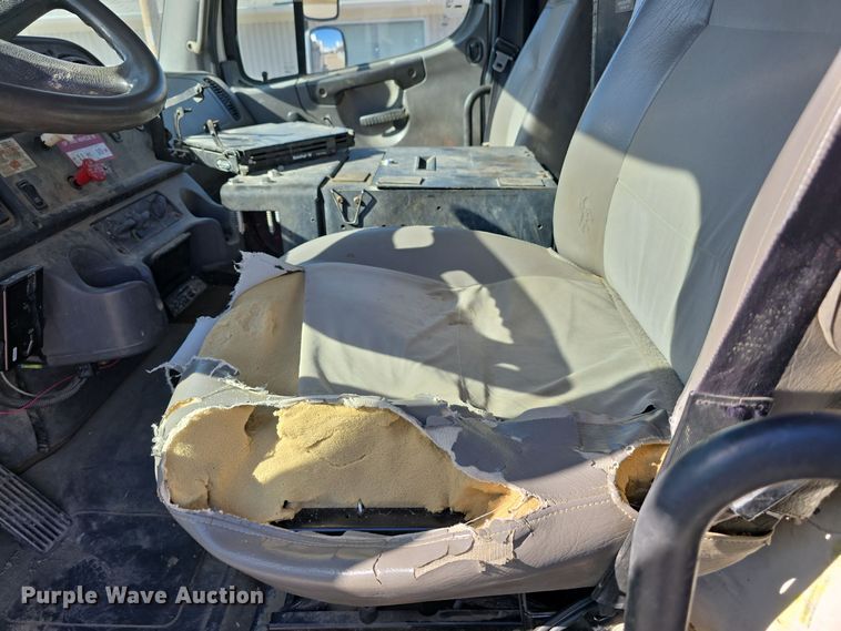 image for item DW3813 2005 Freightliner Busings Class M2 bucket truck