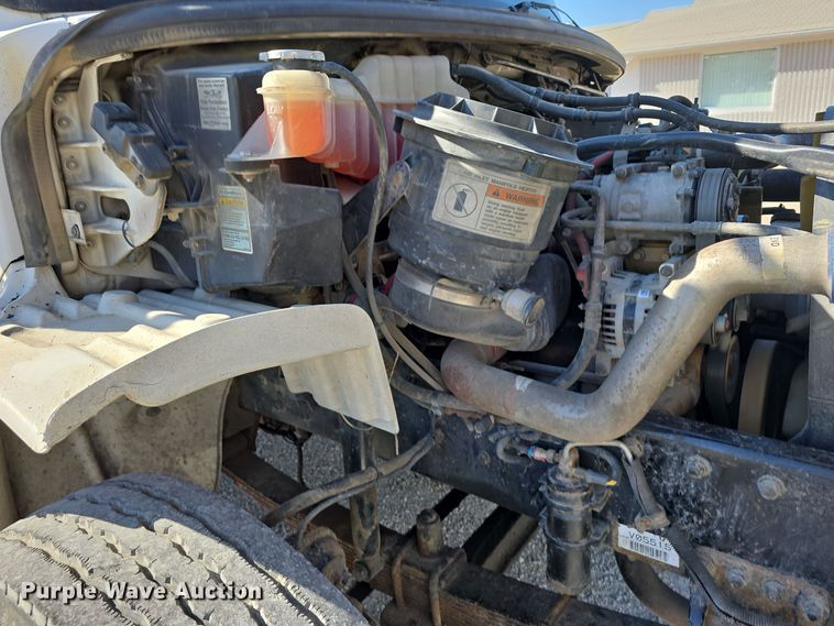 image for item DW3813 2005 Freightliner Busings Class M2 bucket truck