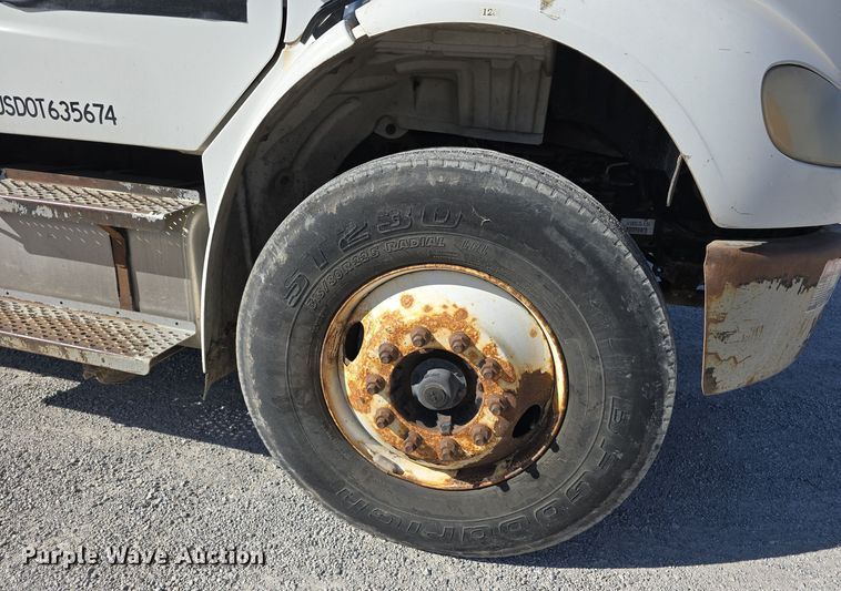 image for item DW3813 2005 Freightliner Busings Class M2 bucket truck