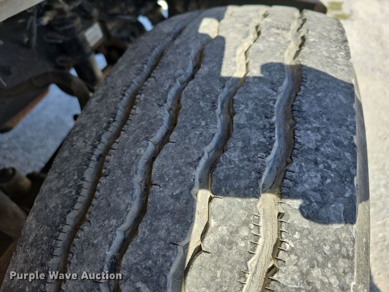 image for item DW3813 2005 Freightliner Busings Class M2 bucket truck