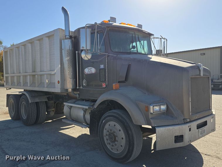 image for item DW3839 1994 Kenworth T450 dump truck