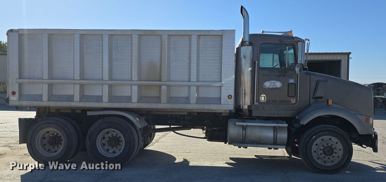 image for item DW3839 1994 Kenworth T450 dump truck