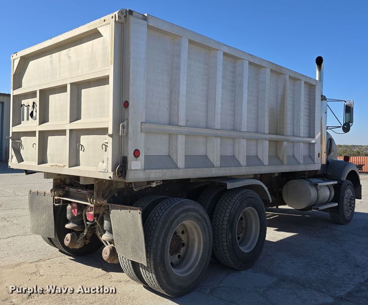 image for item DW3839 1994 Kenworth T450 dump truck