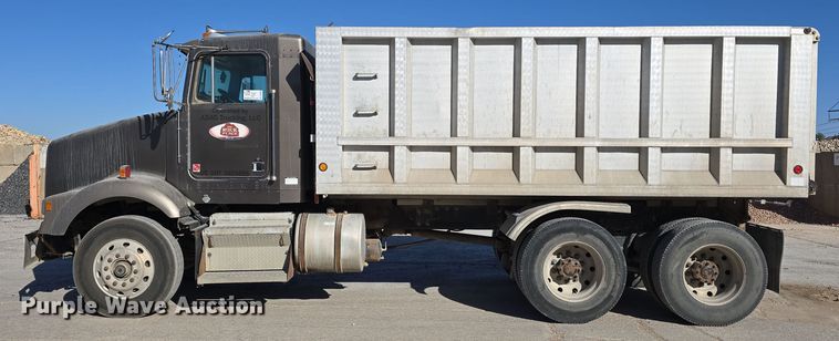 image for item DW3839 1994 Kenworth T450 dump truck