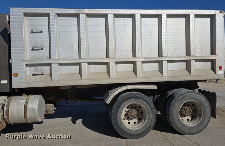 image for item DW3839 1994 Kenworth T450 dump truck