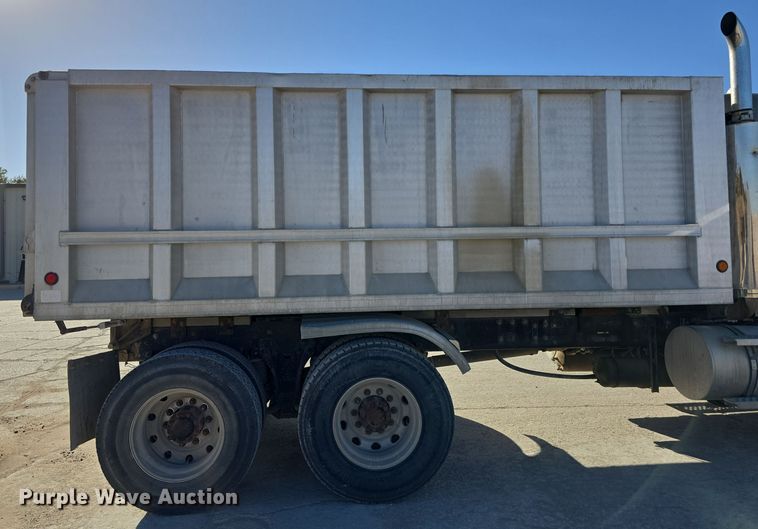 image for item DW3839 1994 Kenworth T450 dump truck