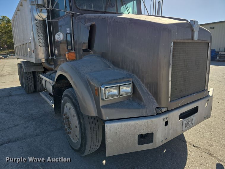 image for item DW3839 1994 Kenworth T450 dump truck