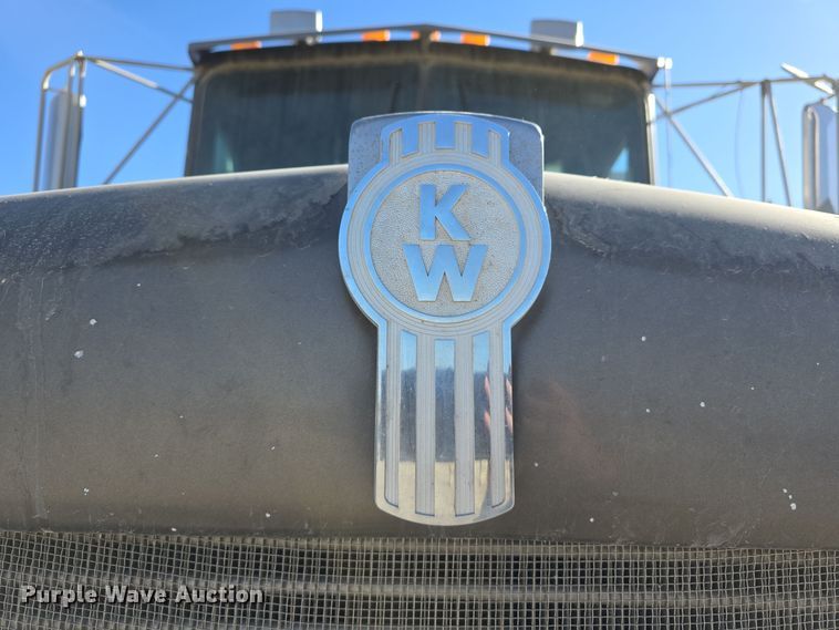 image for item DW3839 1994 Kenworth T450 dump truck