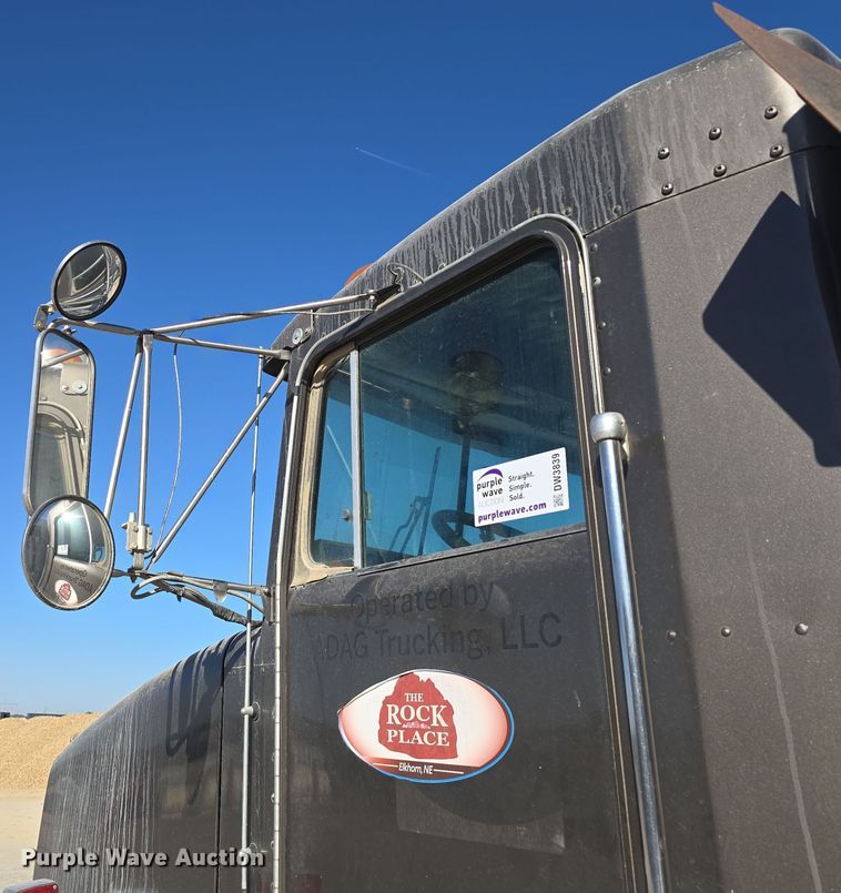 image for item DW3839 1994 Kenworth T450 dump truck