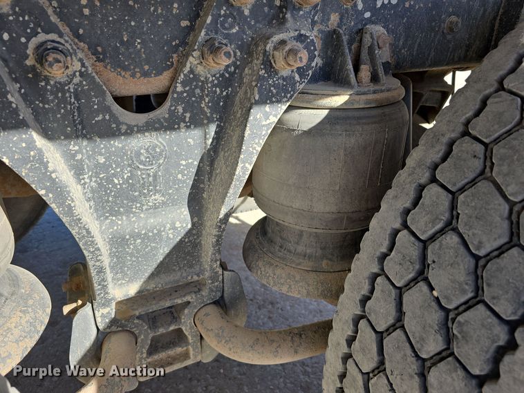 image for item DW3839 1994 Kenworth T450 dump truck