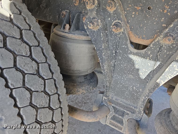 image for item DW3839 1994 Kenworth T450 dump truck