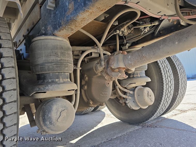 image for item DW3839 1994 Kenworth T450 dump truck