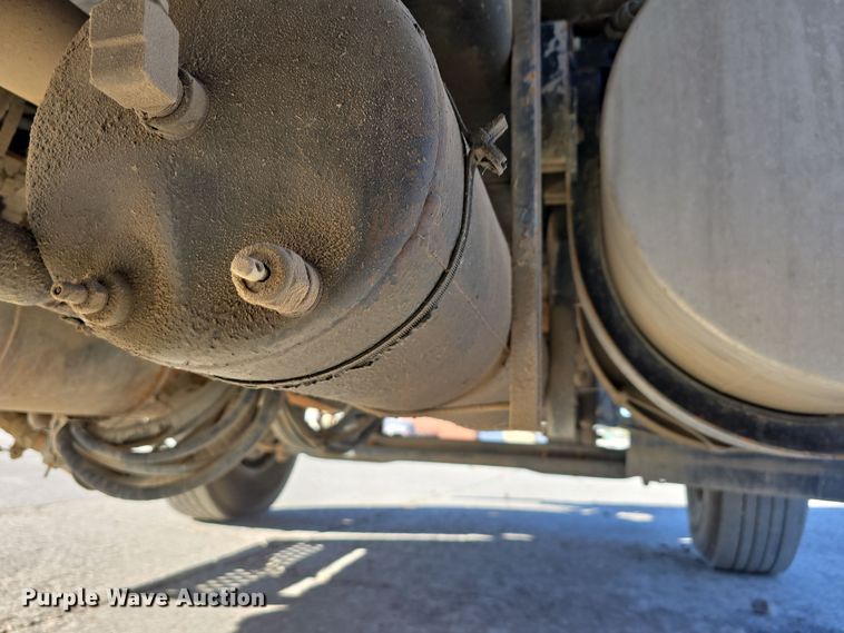 image for item DW3839 1994 Kenworth T450 dump truck