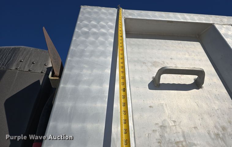 image for item DW3839 1994 Kenworth T450 dump truck