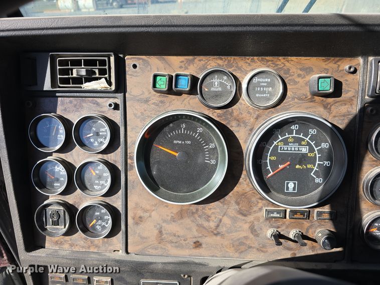 image for item DW3839 1994 Kenworth T450 dump truck