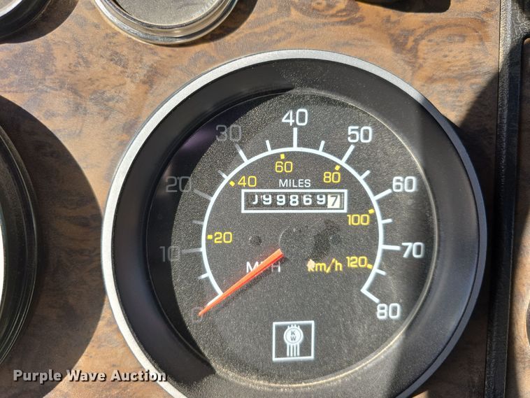 image for item DW3839 1994 Kenworth T450 dump truck