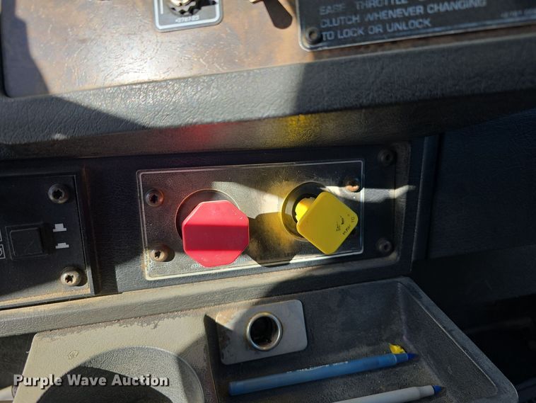 image for item DW3839 1994 Kenworth T450 dump truck